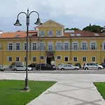 Grand Entourage - Palazzo Strassoldo 4*