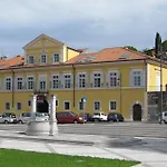 Hotel Grand Entourage - Palazzo Strassoldo 4*
