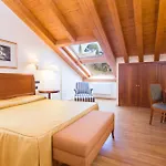Grand Entourage - Palazzo Strassoldo Hotel 4*