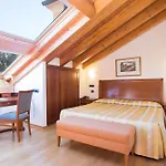 Hotel Grand Entourage - Palazzo Strassoldo 4*