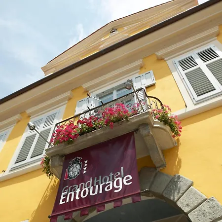 Grand Entourage - Palazzo Strassoldo Hotel