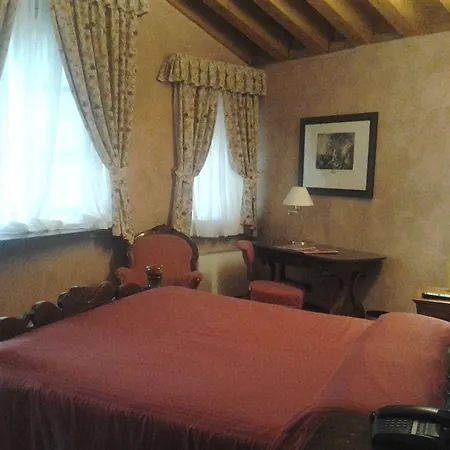 Grand Entourage - Palazzo Strassoldo 4* 고리치아