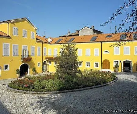 Grand Entourage - Palazzo Strassoldo Hotel