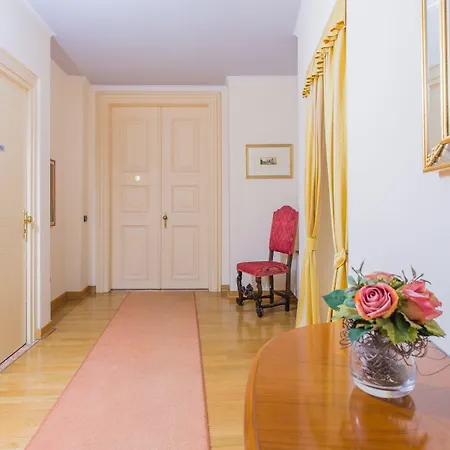 Grand Entourage - Palazzo Strassoldo Gorizia