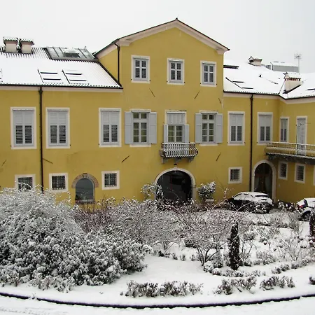 Grand Entourage - Palazzo Strassoldo 4*