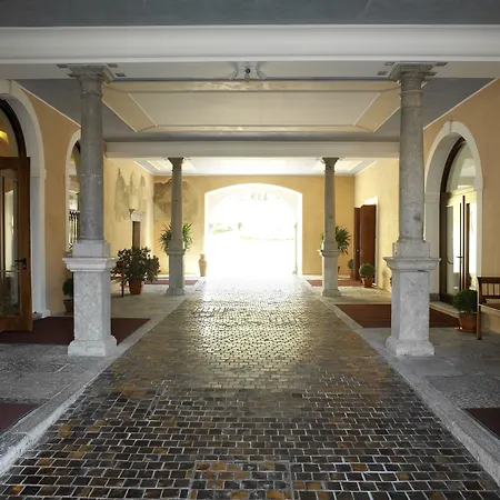 Grand Entourage - Palazzo Strassoldo 4* Gorizia