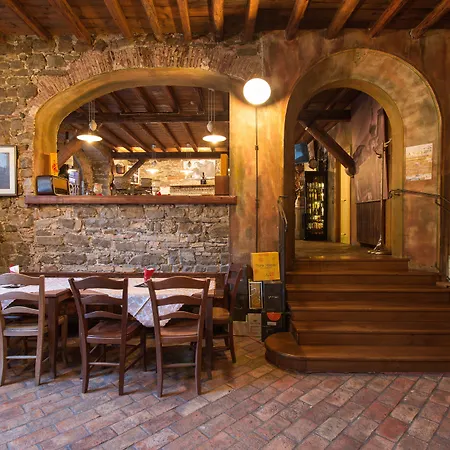 Grand Entourage - Palazzo Strassoldo Hotel 4*