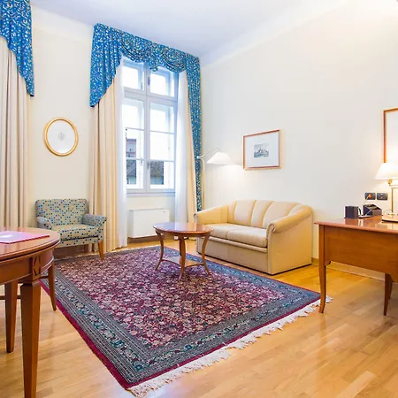 Grand Entourage - Palazzo Strassoldo Hotel 4*