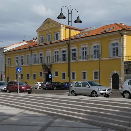 Grand Entourage - Palazzo Strassoldo 4*