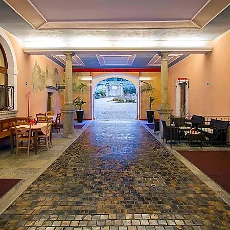 Hotel Grand Entourage - Palazzo Strassoldo 4*