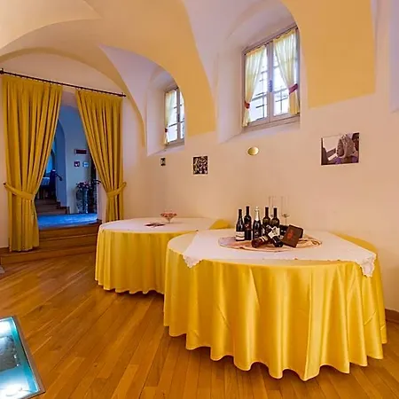 Grand Entourage - Palazzo Strassoldo Hotel 4*