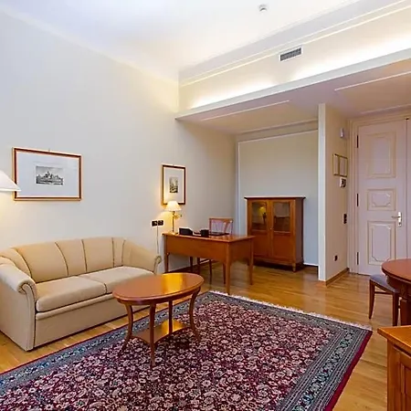 Hotel Grand Entourage - Palazzo Strassoldo 4*
