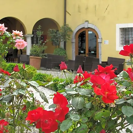 Grand Entourage - Palazzo Strassoldo