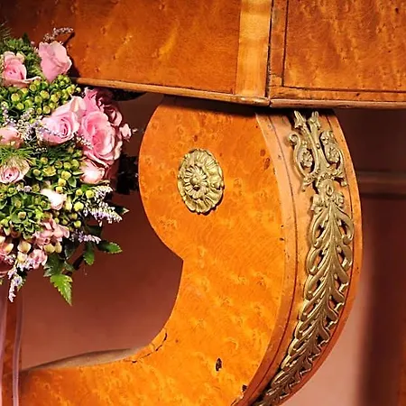 Grand Entourage - Palazzo Strassoldo 4*