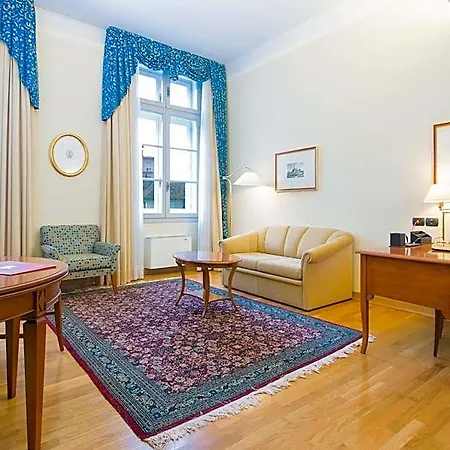 Hotel Grand Entourage - Palazzo Strassoldo 4*