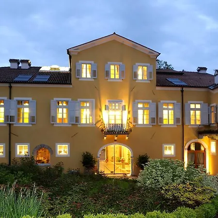 Grand Entourage - Palazzo Strassoldo 4* 고리치아