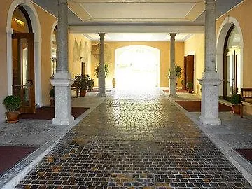 Grand Entourage - Palazzo Strassoldo 고리치아