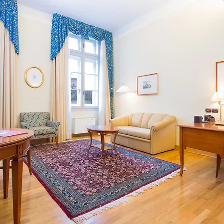 Grand Entourage - Palazzo Strassoldo Hotel 4*