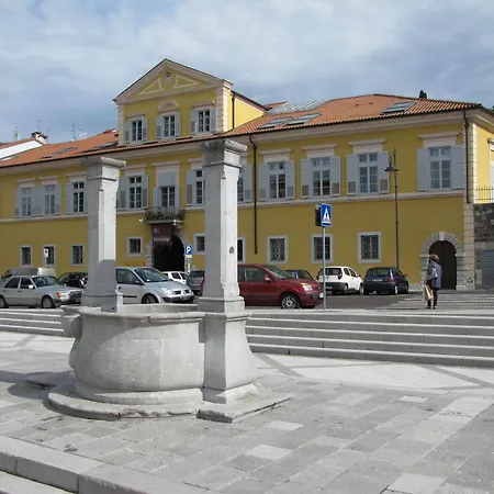 Grand Entourage - Palazzo Strassoldo 4* 고리치아