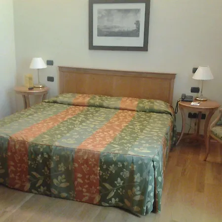 호텔 Grand Entourage - Palazzo Strassoldo 4*