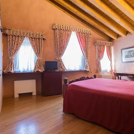 Otel Grand Entourage - Palazzo Strassoldo Gorizia