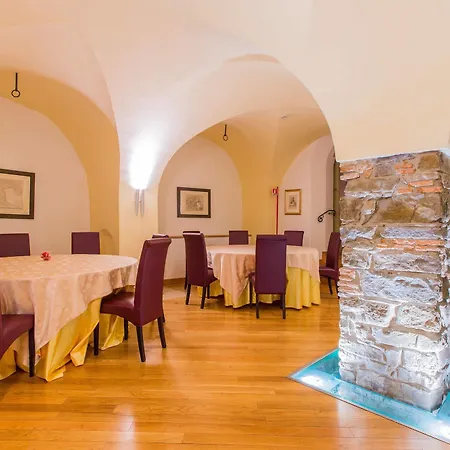 Grand Entourage - Palazzo Strassoldo 호텔 4*