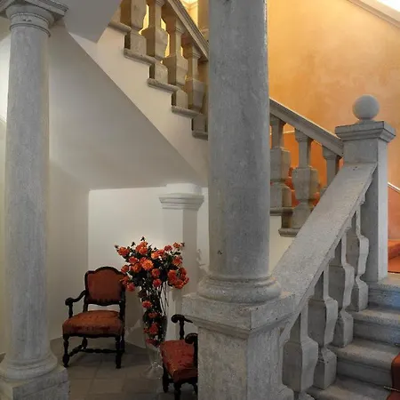 Grand Entourage - Palazzo Strassoldo